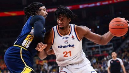 99贵宾会-两战狂砍40分31板！超级内线将争冠热门打回原形，卢伟收获杀手锏