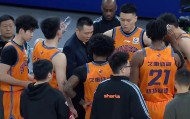 99贵宾会平台-上海男篮17分大胜，王哲林25+10生涯总得分破万，洛夫顿30+10